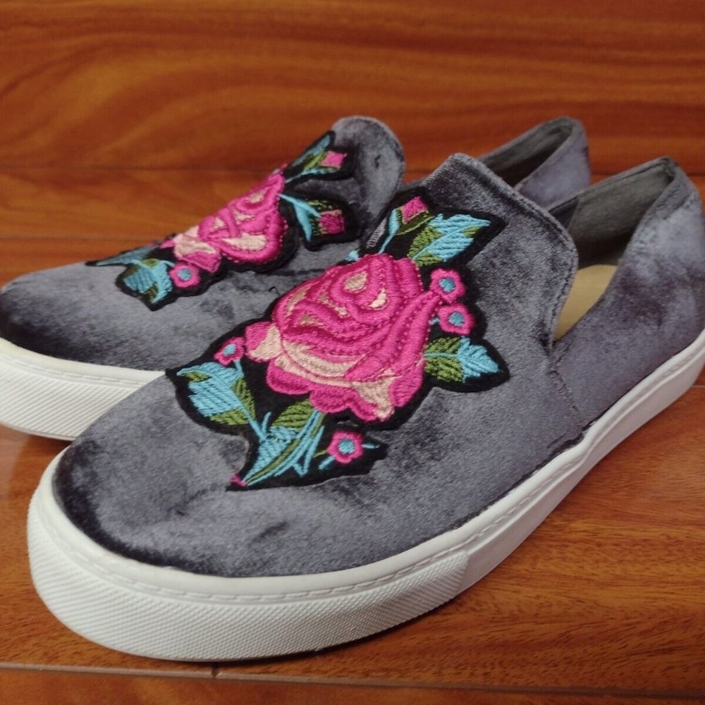 Women's Dirty Laundry Slip On Embroidered Flower Design Size 7.5 Shoes